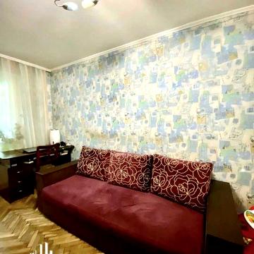 м Дарниця, Соловяненка 4, продаж 3к квартири,не високий поверх !