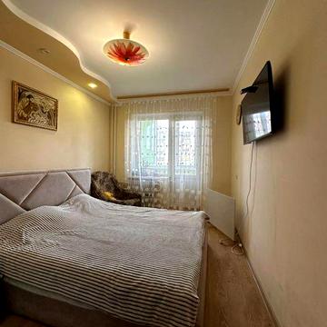 Продаю 3-кімнатну квартиру на Каскаді (біля Арсену, Епіцентру, Велесу)