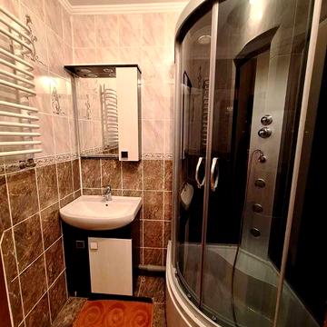 Прод 2 кім квартира, н/б ,вул Коновальця-кінець, є/р, меблі і техніка