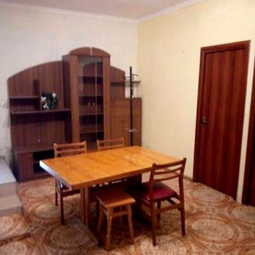 2-кiмнатна квартира на метро Нивки (Щербакiвського) з 19.10