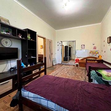 Продаж 2к квартири в центрі м.Тульчин з гаражем
