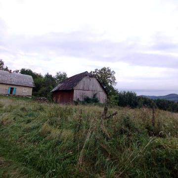 Будинок, земля в Карпатах, туристичне село