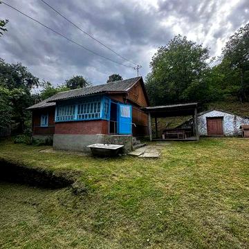 Продам житловий дерев’яний будинок із садом, 25 соток, с.Дермань Друга