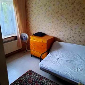 Продам дом на две половины в п. Эсхар