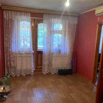 Продам 2к.квартиру на ХТЗ в жилом состоянии.