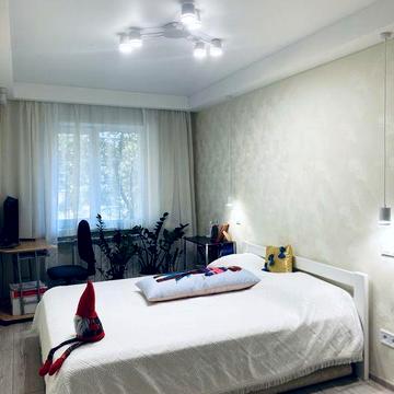 Продам 2-х кімнатну квартиру в районі малого ринку