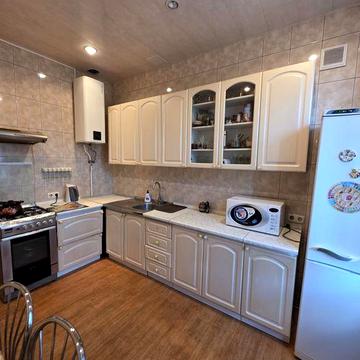 Продам 3к квартиру, Сталинка