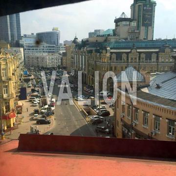 Бессарабська пл., 5