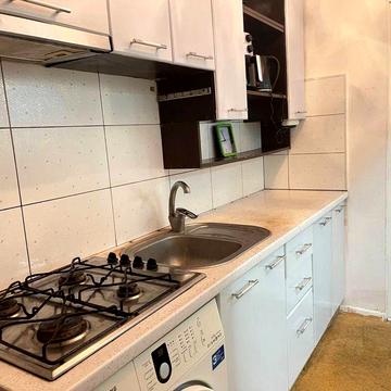 Ул. Косвенная / двухуровневая квартира, кухня студия и спальня