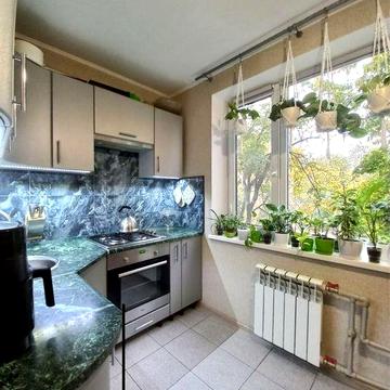 Продам 3к квартиру в центре метро Ярослава Мудрого. Срочно