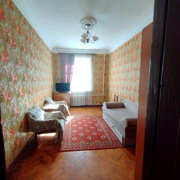 Базарна вул., 66