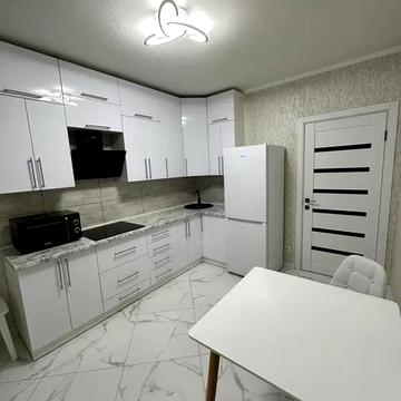 Магістральна вул., 33