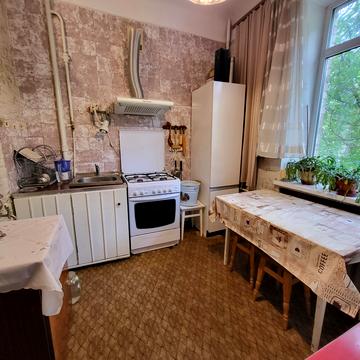 Тарасівська вул., 3