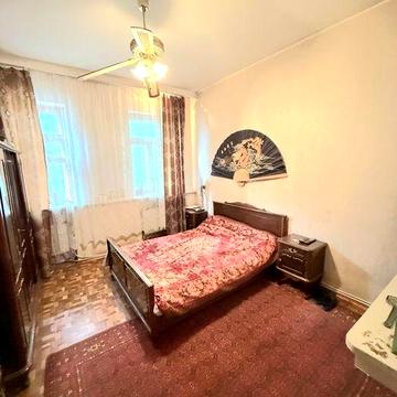 Сталинка 3к.72кв.м. Центр ул.Б.Морская
