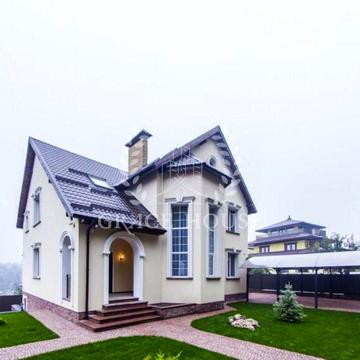 Максима Рильського вул., 3