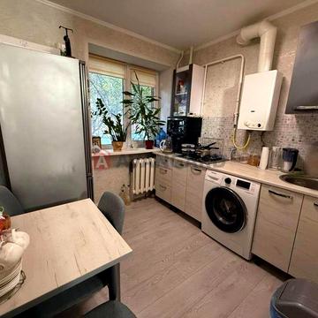 1-а квартира з меблями і технікою.