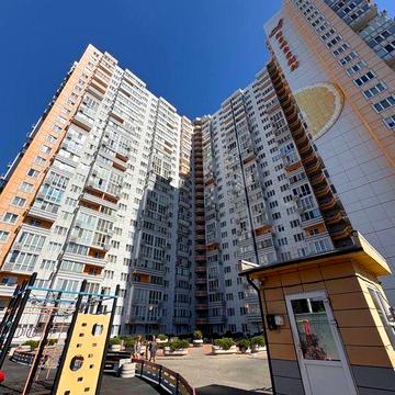 Продам квартиру в ЖК Апельсин з коморою на поверху ЖК Апельсин