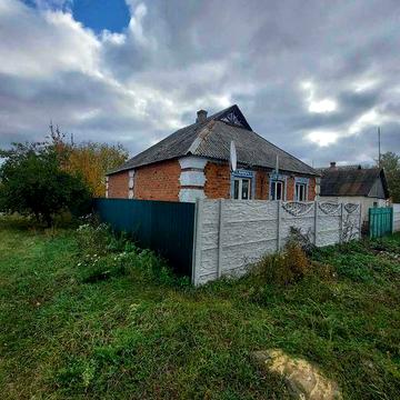 1m Дом целый Новая Водолага Новоселовка