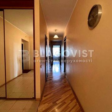 Старонаводницька вул., 8