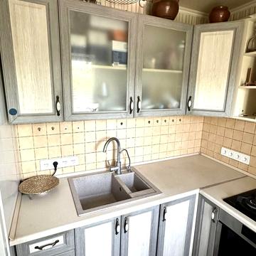 Абрикосова вул., 5