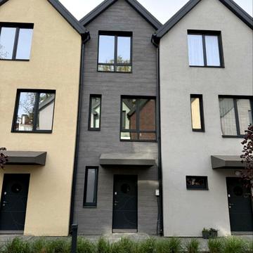 Георгія Мальцева вул., 8