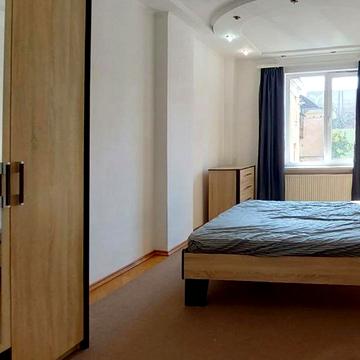 Незалежності вул., 83