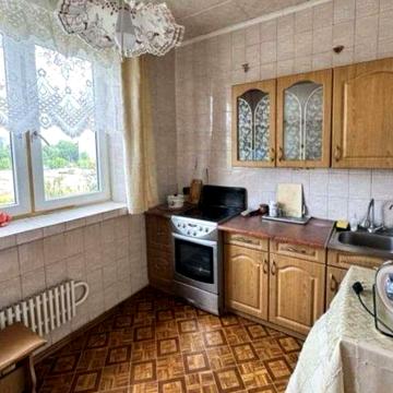 Продам 2 квартиру м.Студентческая Ак.Павлова 142