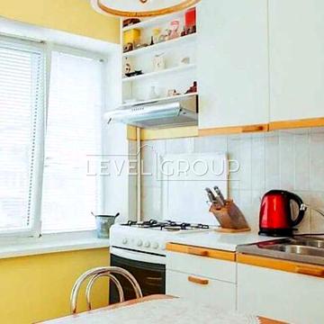 Продаж 2-к. квартири 47 м2 на Кловському узвозі. М.Печерська -10 хвил.