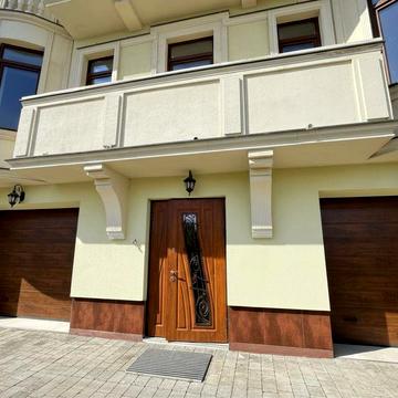 Дім Вашої мрії в центрі біля парку