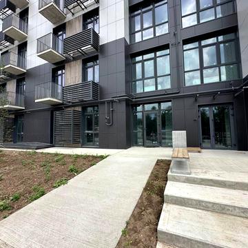 Призаводська вул., 24