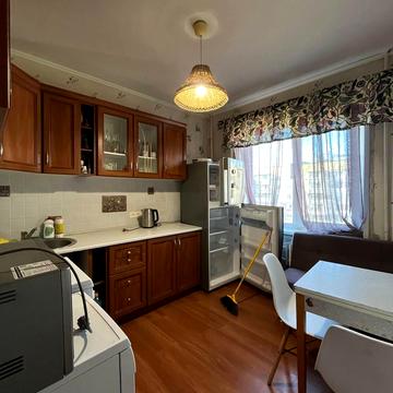 Бульвар Славы, 16