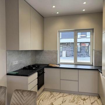 Таун з ремонтом та меблями ‼️ центральні комунікаціі