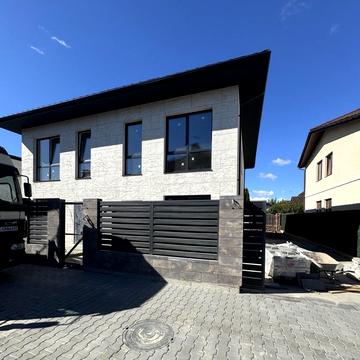 Зоряна вул.