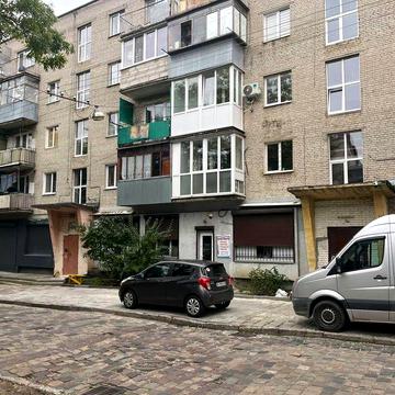 Продаж 1 кім. квартири в цегляному будинку. Ближній центр.