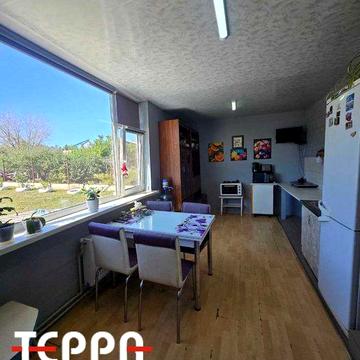 Продаж затишного 2-поверхового будинку з ділянкою