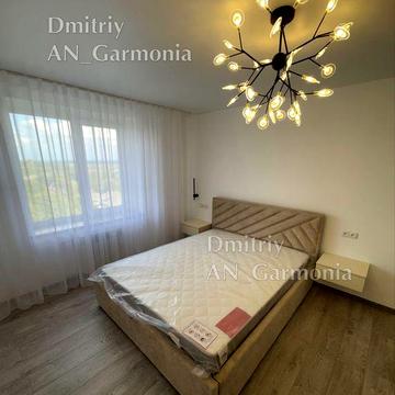 2-к Центр, Первая сдача