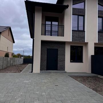 Незалежності, 5