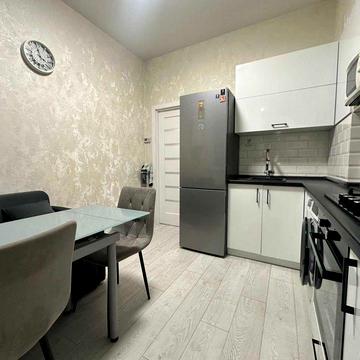 Продам чудову 1к квартиру з новим ремонтом та меблями поручь з парком