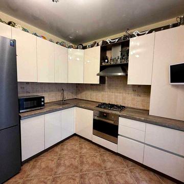 Продам 3-комнатную квартиру, ул. Алана Шепарда 14