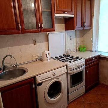 Продам 2 комнатную квартиру на ул. Генерала Петрова