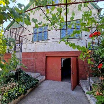 Дом у озера в пригороде Черноморска и Одессы