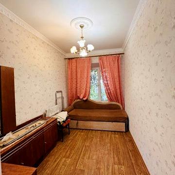 Продам 3 ком. квартиру в центре. АГВ