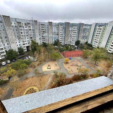 1-на на центральній Митницв