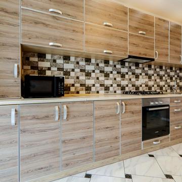 Бастіонна вул., 1