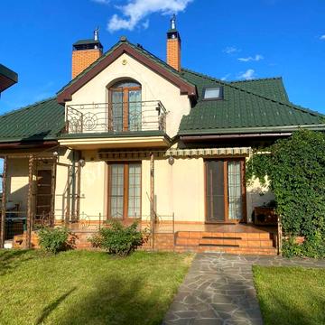 Центральна вул.