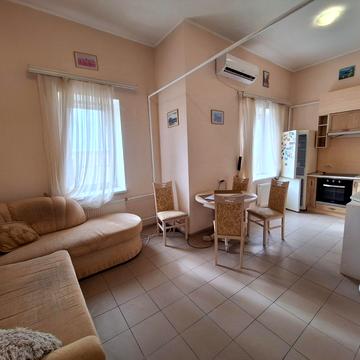 Валерія Лобановського вул., 29