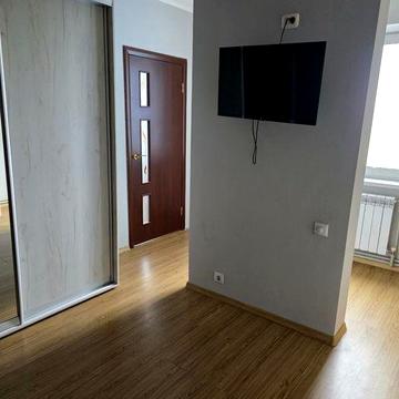 Продам 5ти ком квартиру л/б 5мкр