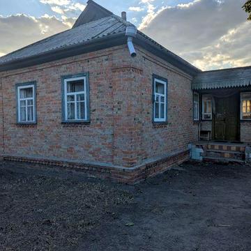 ПРОДАМ цегляний БУДИНОК з гостьовим будиночком у м. Ніжин.
Вул. Липівр