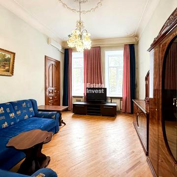 Куликівський узвіз (Революції), 14