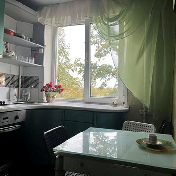Світла вул., 10